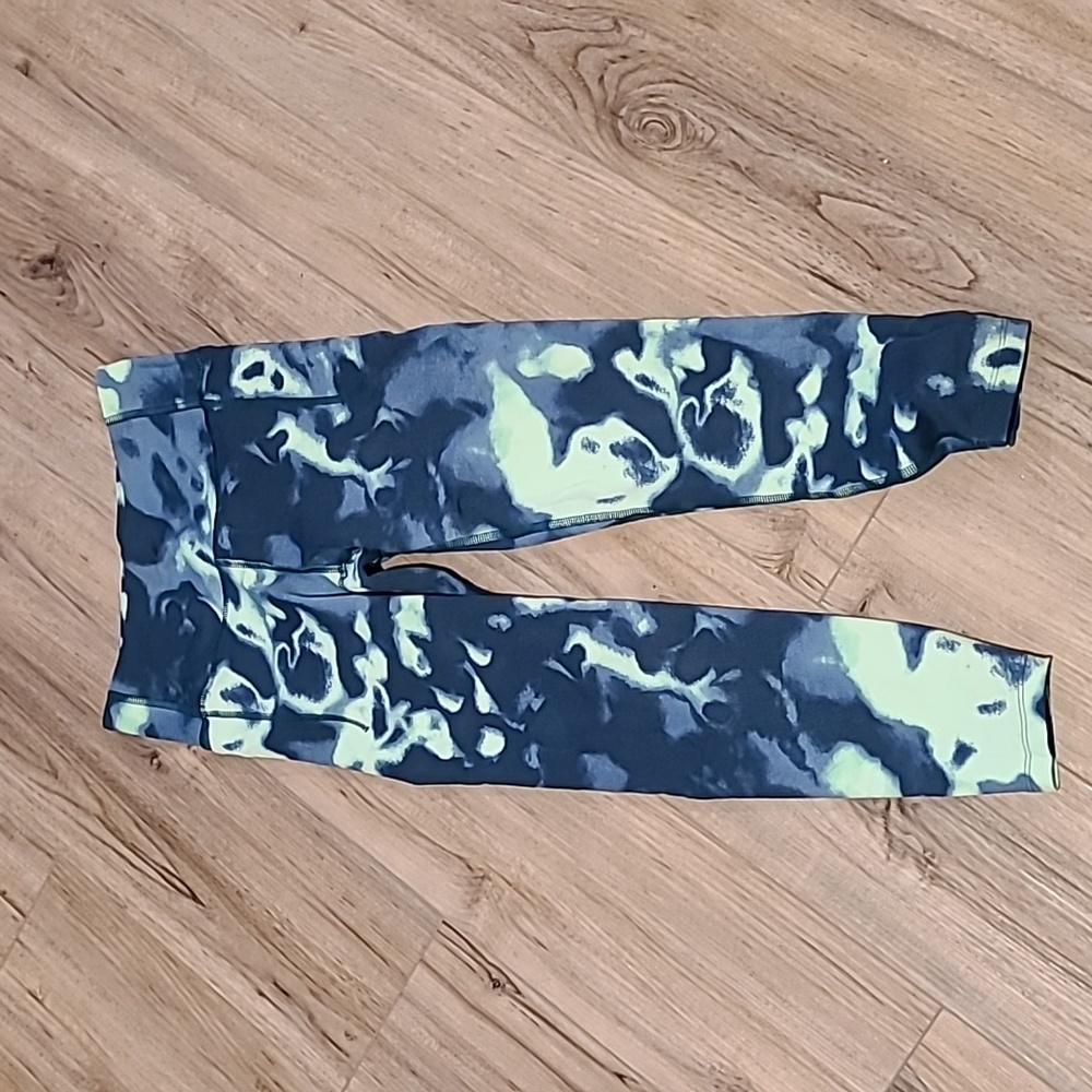 Under Armour Fitted Yoga Pants Size Small
